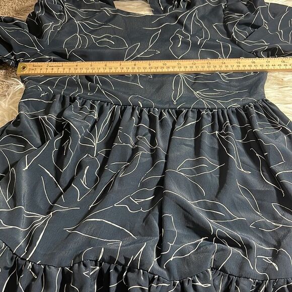 En Saison Dress Womens Size Small tiered floral puff-sleeve open back midi - Picture 7 of 11